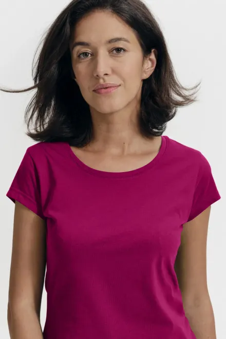 Camiseta de mujer slim fit con cuello redondo, fucsia