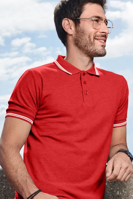 Polo de hombre en contraste, rojo Polo de hombre en contraste, rojo